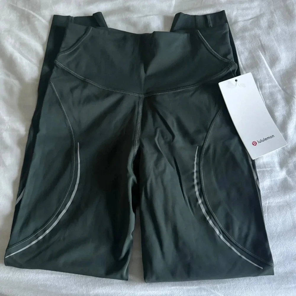 🆕 Lululemon Base Pace HR Reflective Tight 25” Smoked Spruce